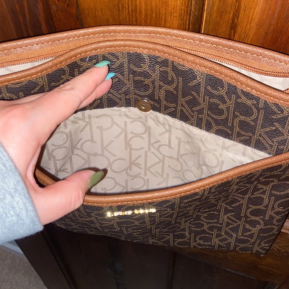 CALVIN KLEIN CROSSBODY PURSE - Picture 9 of 13